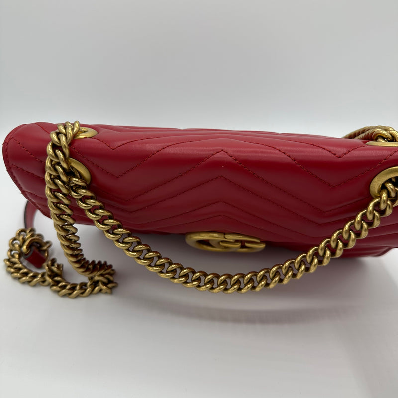 Calfskin Matelasse Mini GG Marmont Shoulder Bag Hibiscus Red