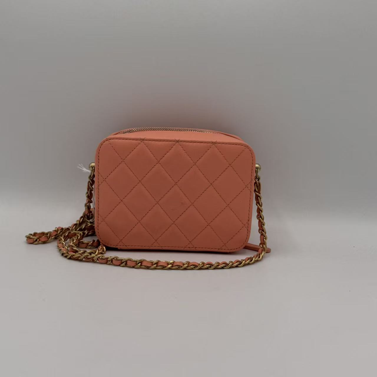 Mini Pearl Crush Quilted Camera Case