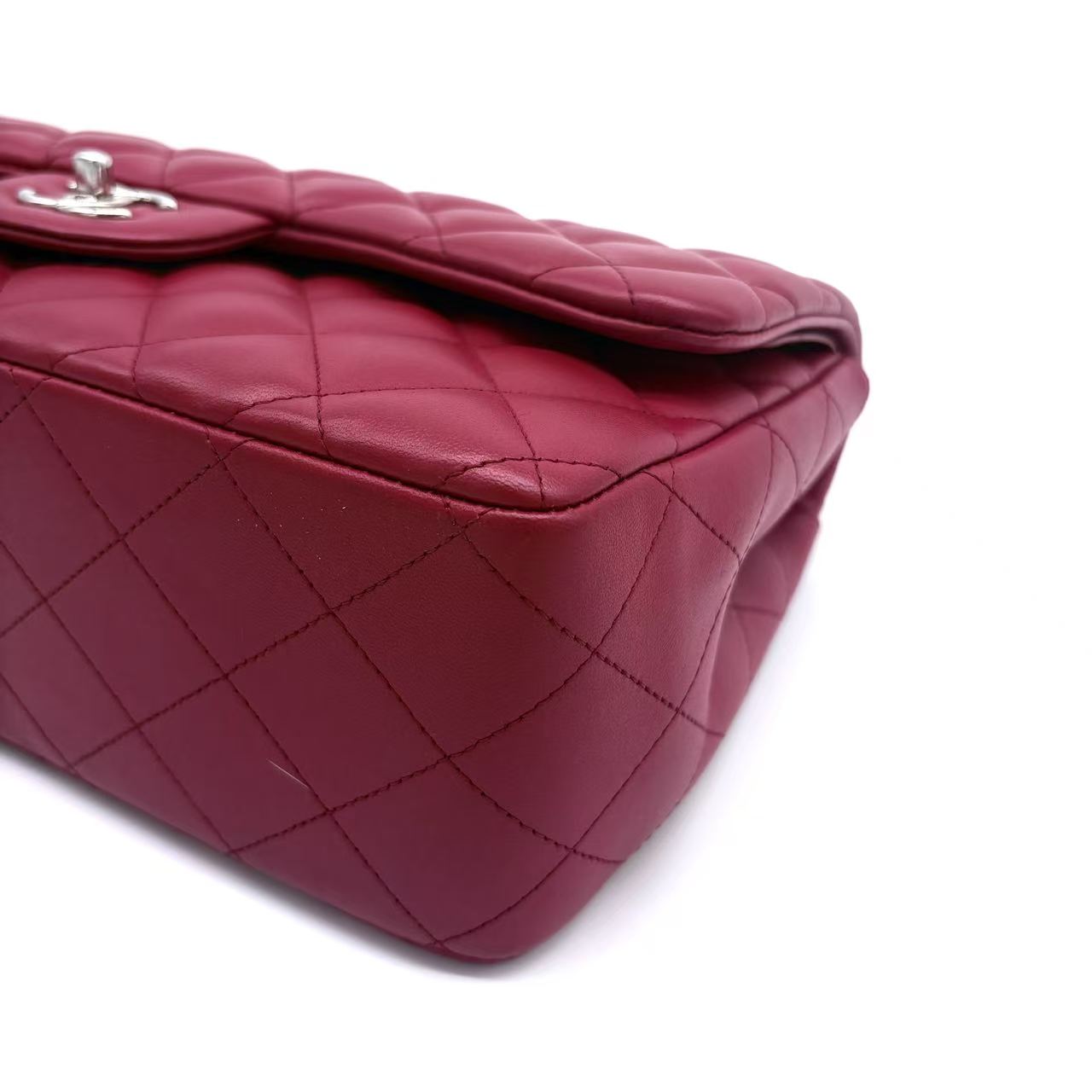 Caviar Quilted Jumbo Double Flap Dark Red