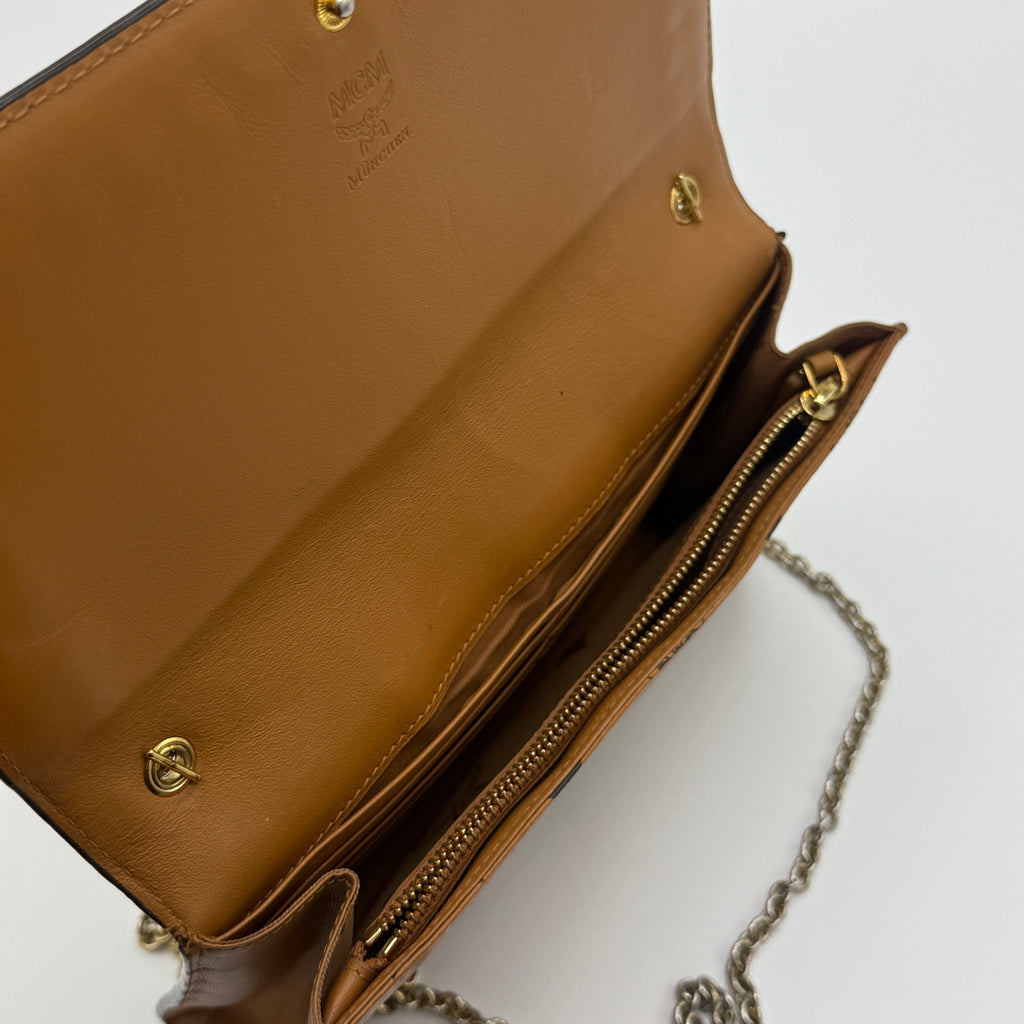 Visetos Studded Chain Wallet Cognac
