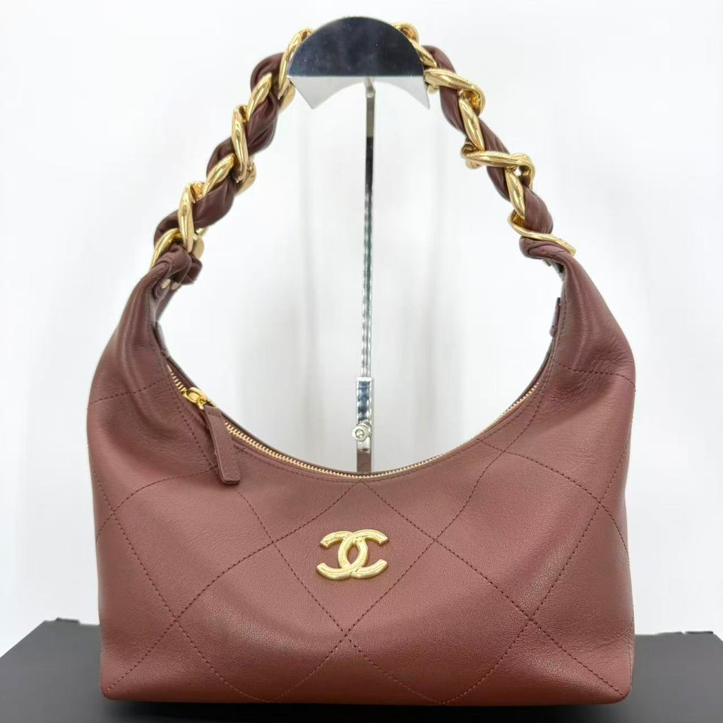 Hobo Handbag in red shiny calfskin with gold-tone metal hardware