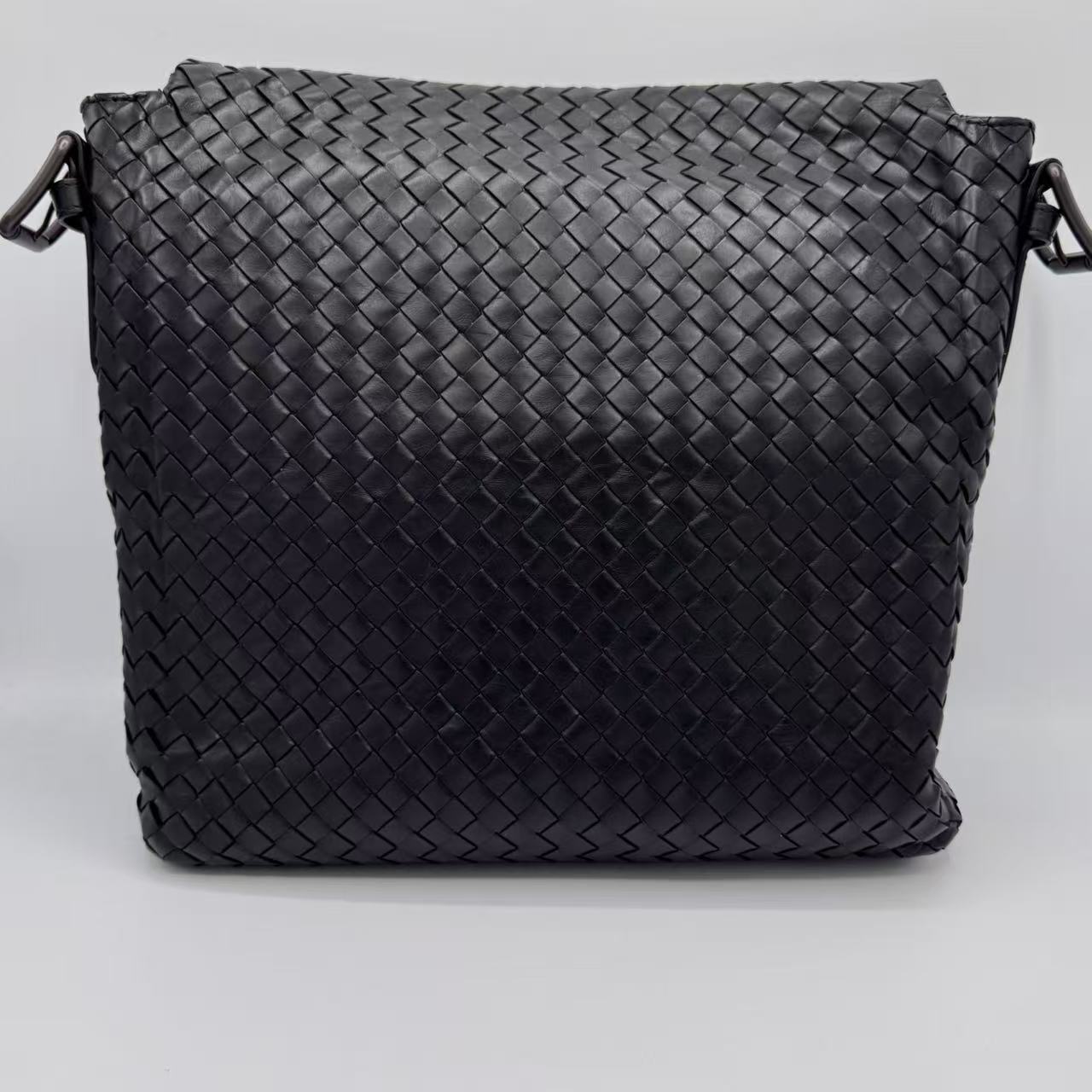 Bottega Veneta Square Flap Messenger Bag Intrecciato Nappa Medium