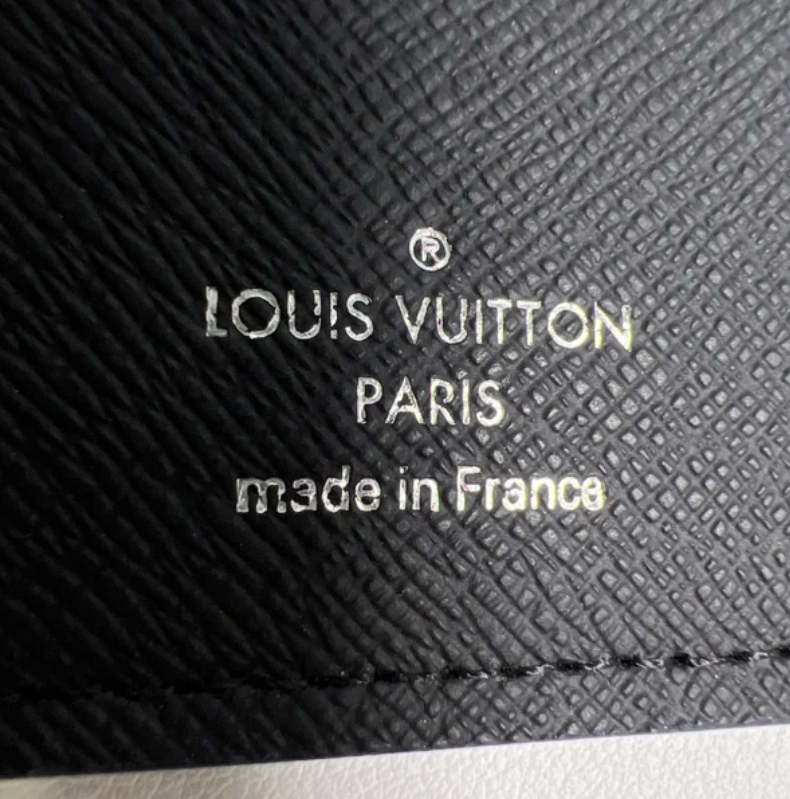 Louis Vuitton Brazza Wallet W23185