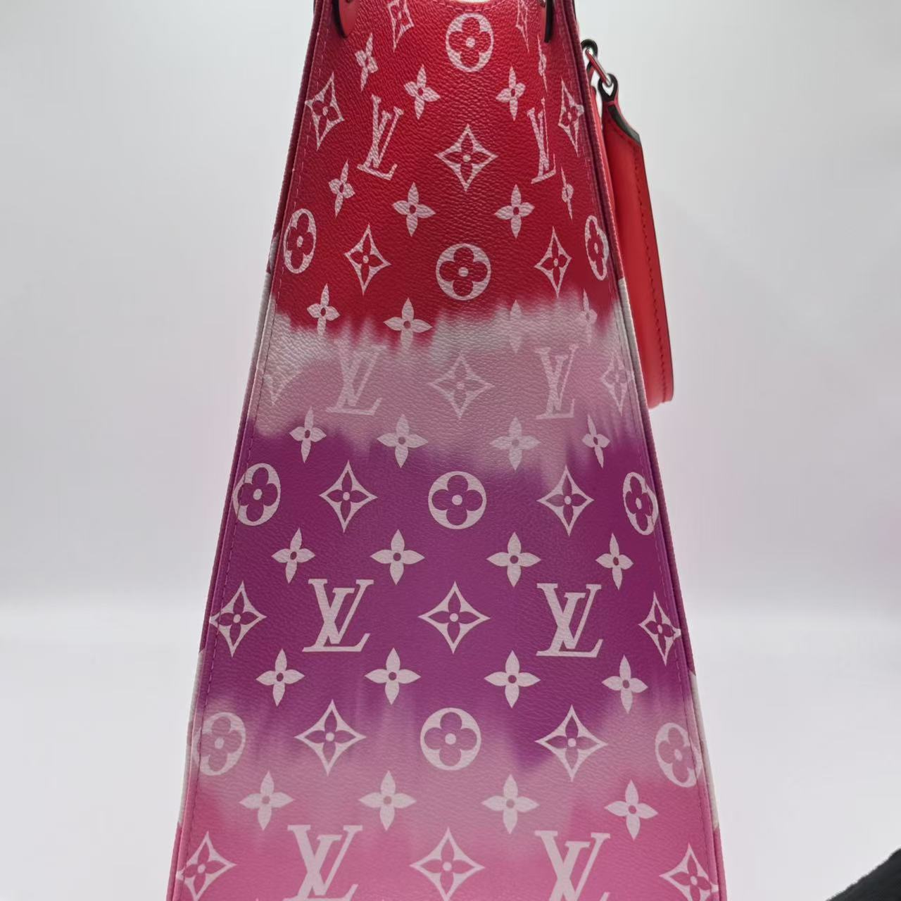 Louis Vuitton  Monogram Escale Onthego GM Rouge