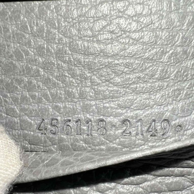 Gucci keyholder gray W23485