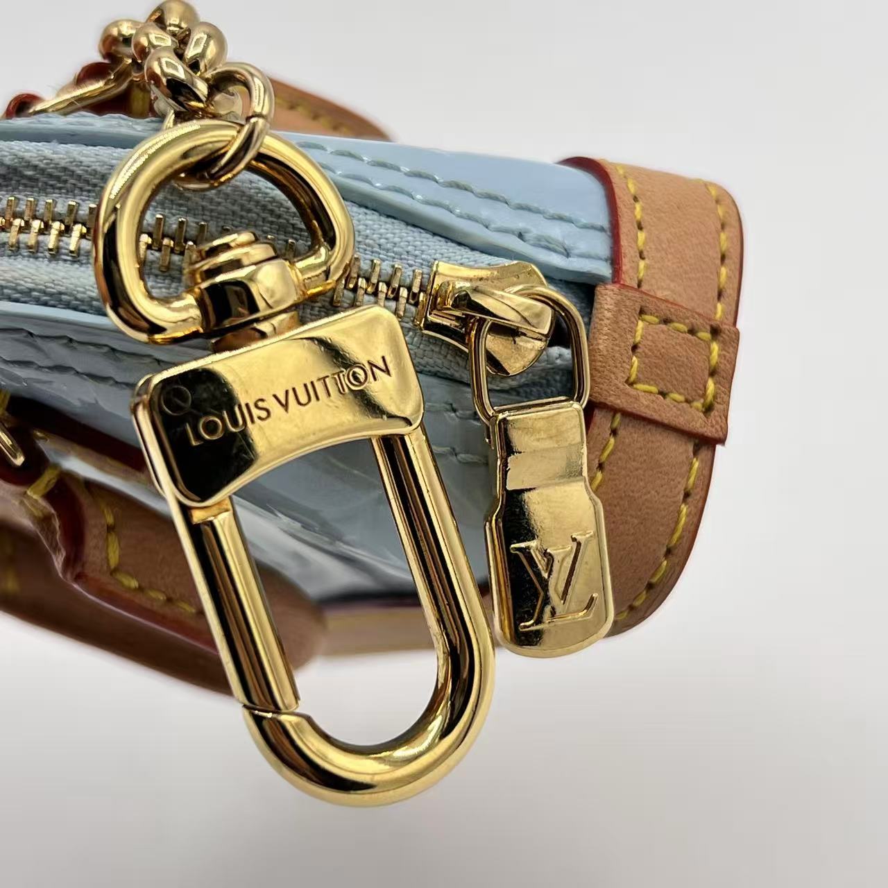 Micro Alma Vernis Bag Charm
