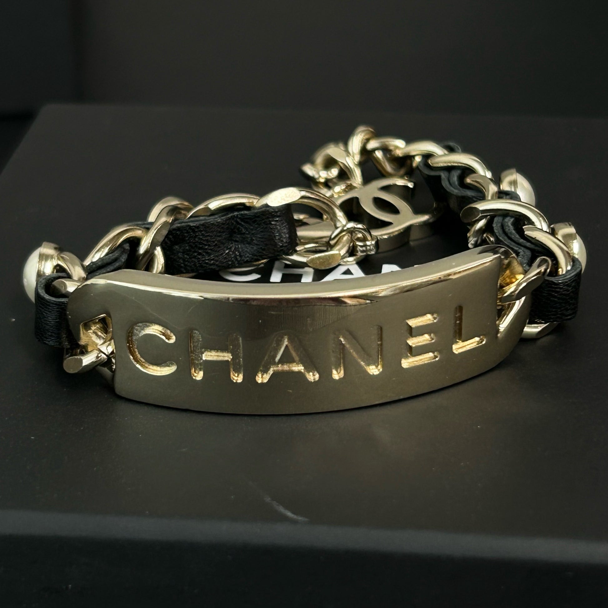 Metal Lambskin Pearl Name Plate Bracelet Black Gold  Twins LDJ3986