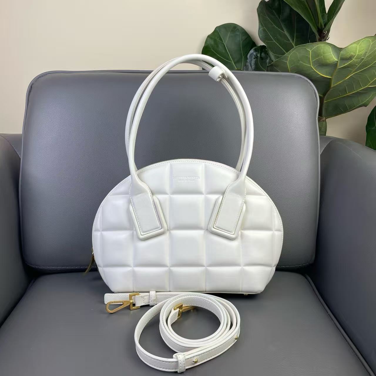 Bottega Veneta Padded Dome/Shell Bag LDZ0056
