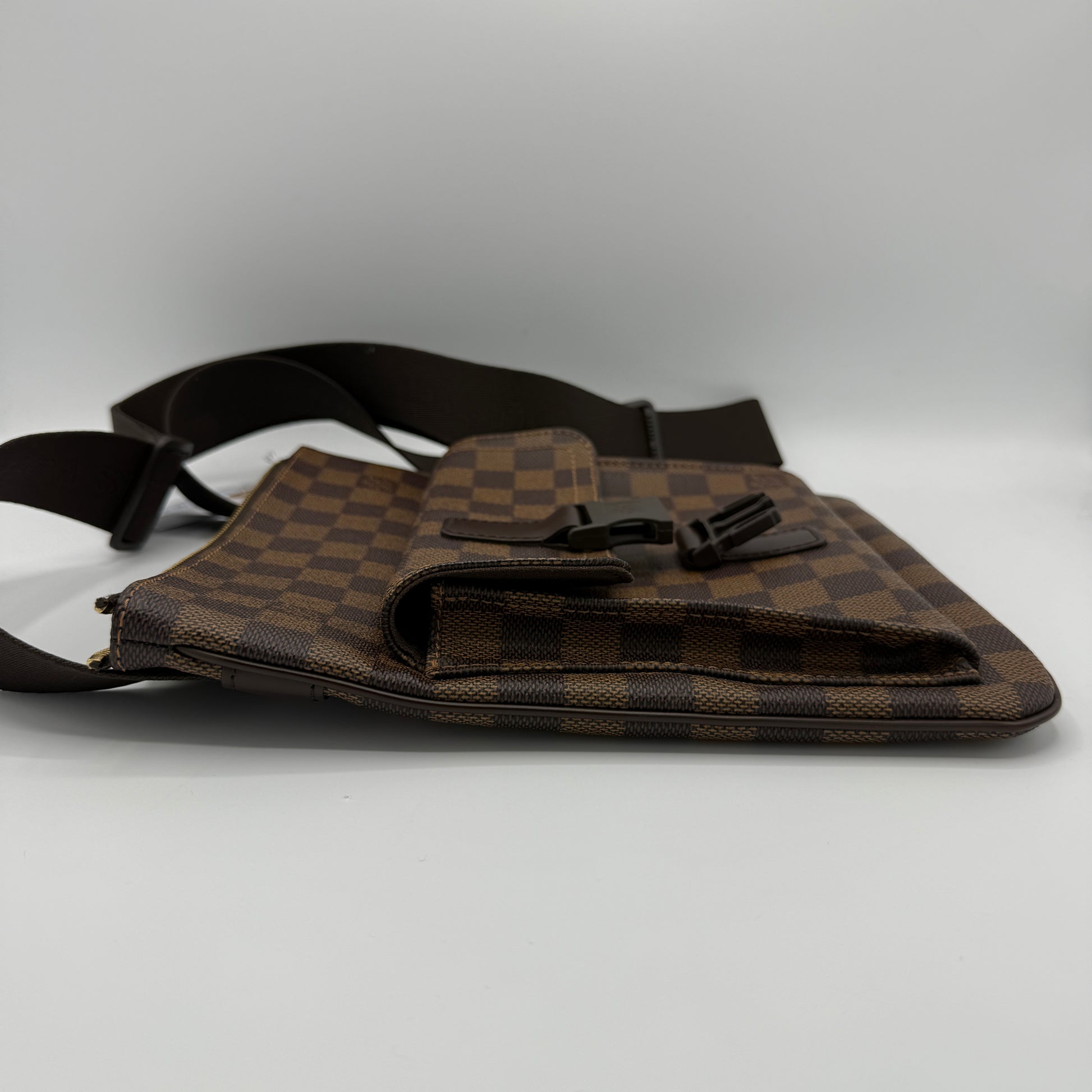 Damier Ebene Pochette Melville