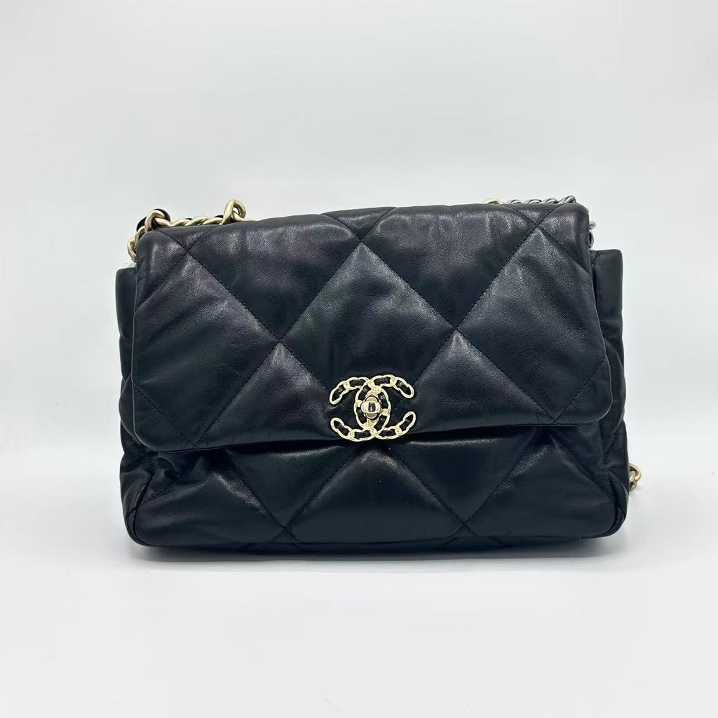 19 Flap Lambskin Large