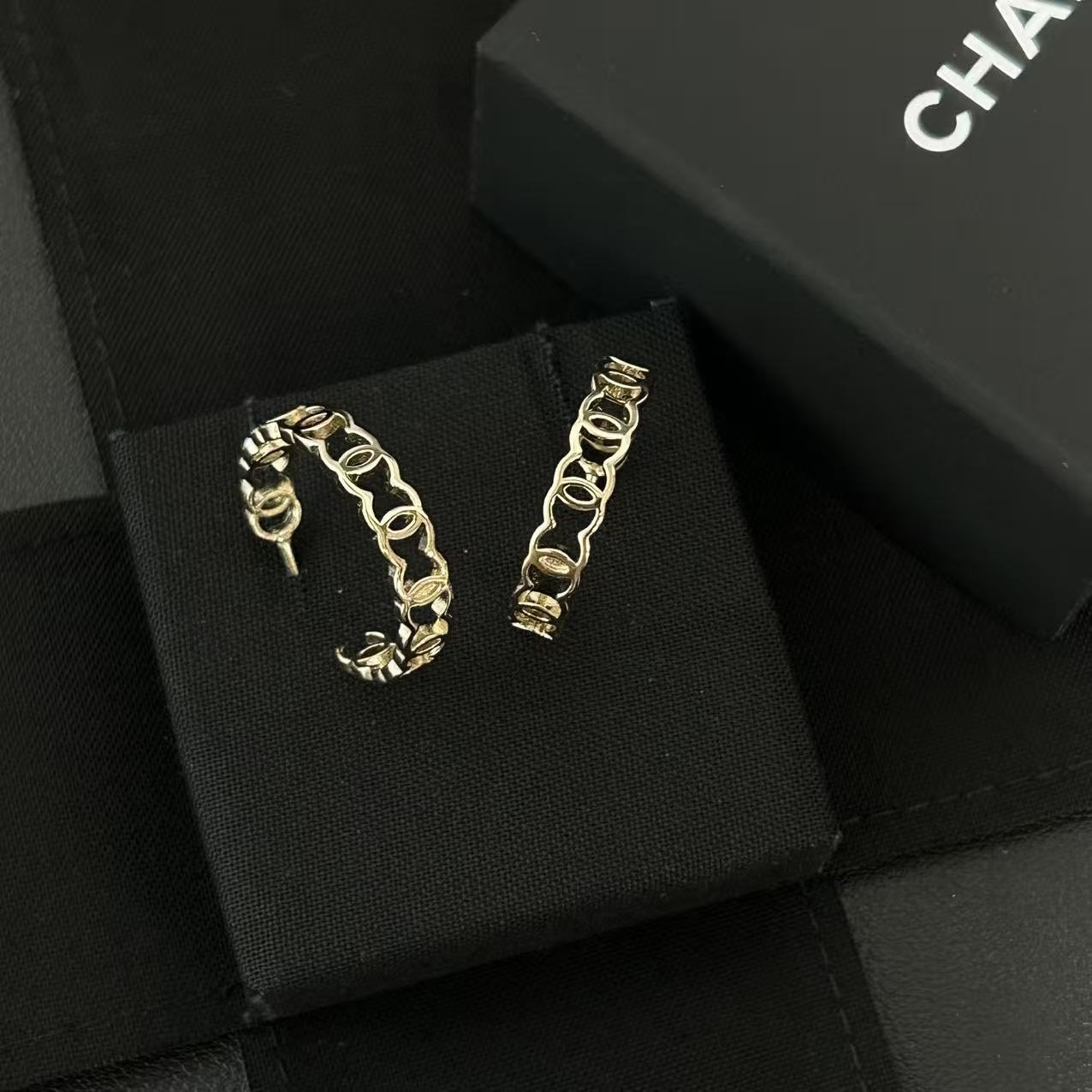 Chanel 2021 CC Hoop Earrings twins LDJ4472