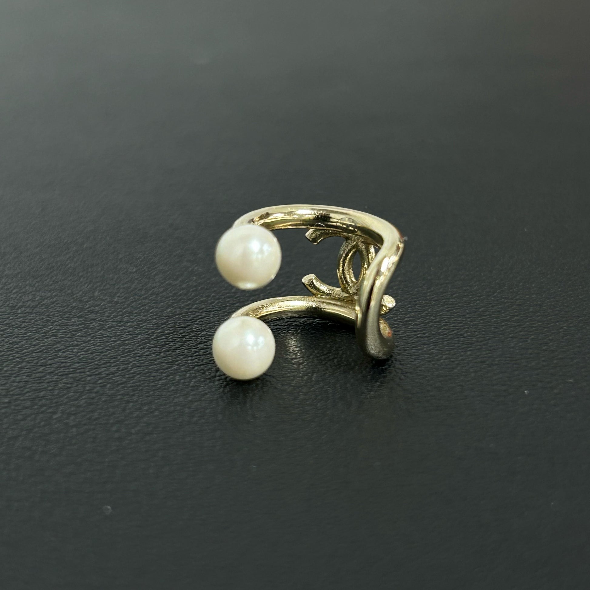 Chanel Single CC Ear Cuff Earring Earrings Metal with Faux Pearl Twins LDJ3753