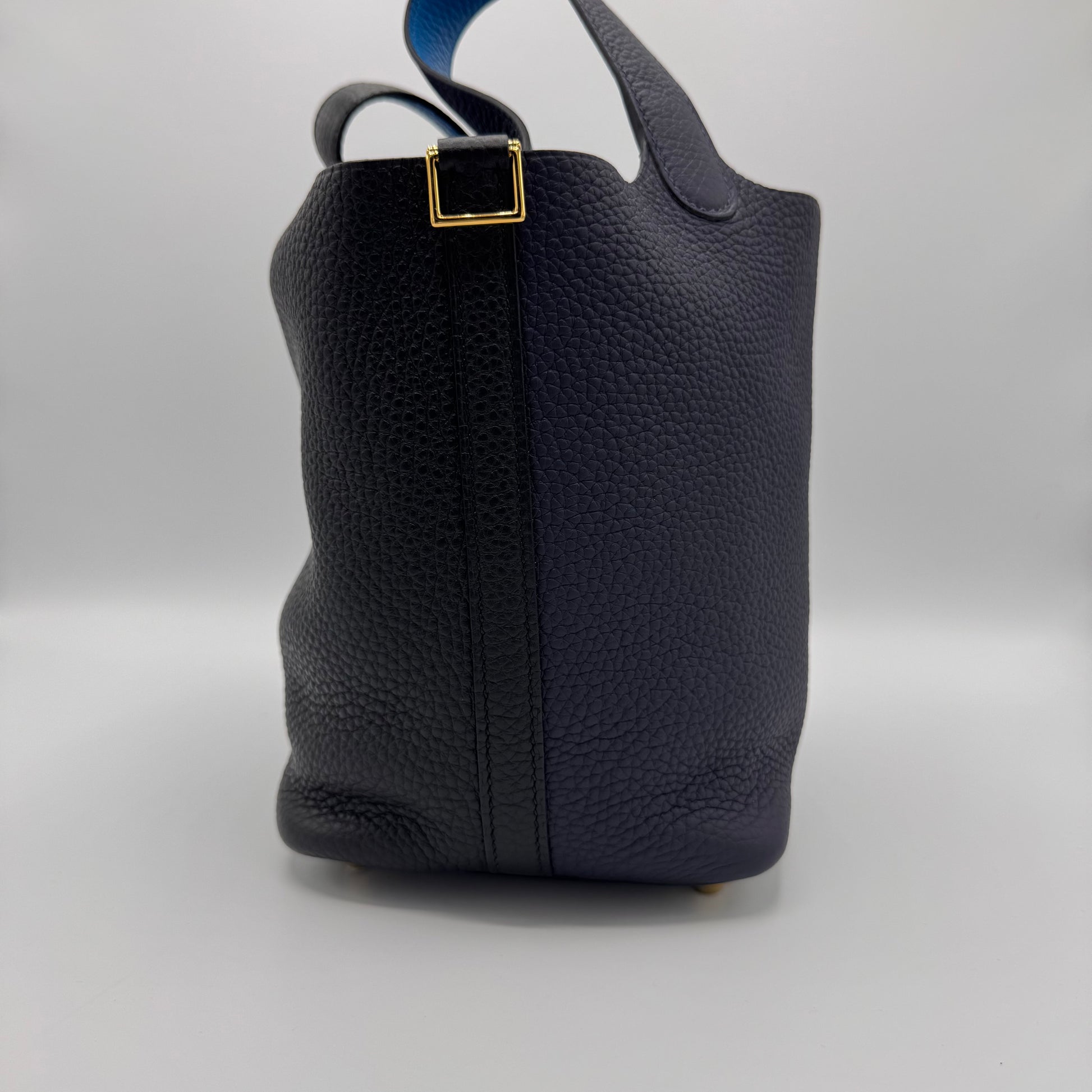 Picotin Lock 18 Taurillon Clemence Casaque Gold Hardware