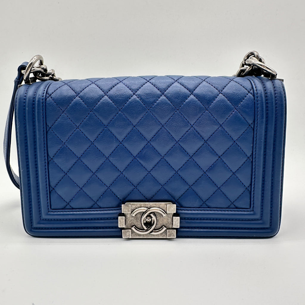 Calfskin Quilted Medium Boy Flap Dark Navy