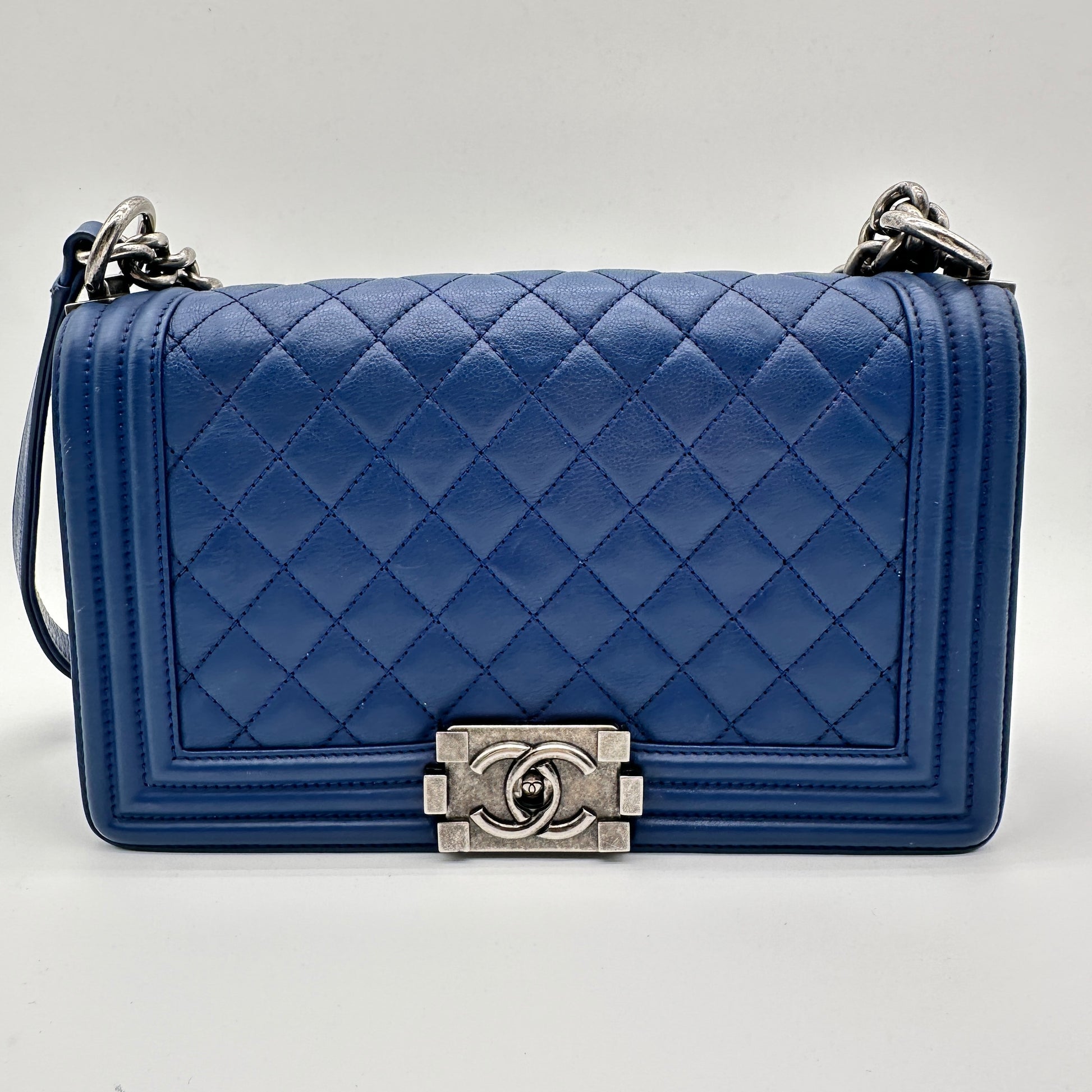 Calfskin Quilted Medium Boy Flap Dark Navy