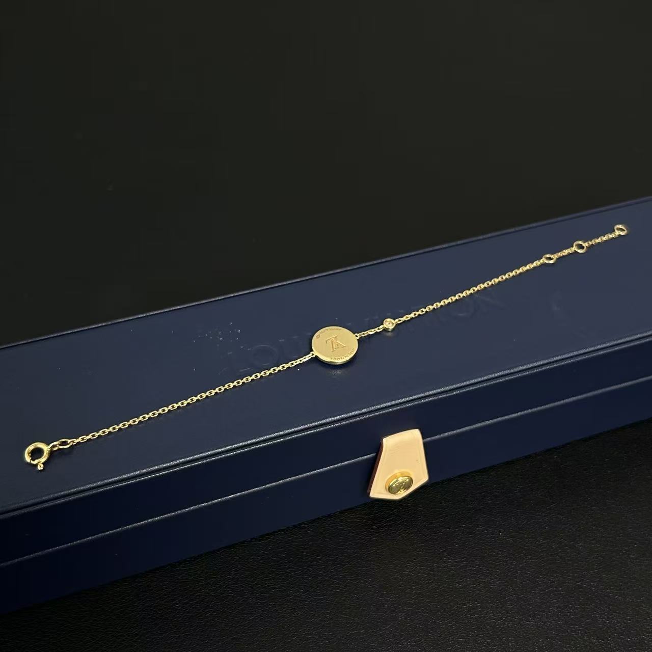 Color Blossom BB Sun Pendant, Yellow Gold, Sodalite and Diamond LDZ0092