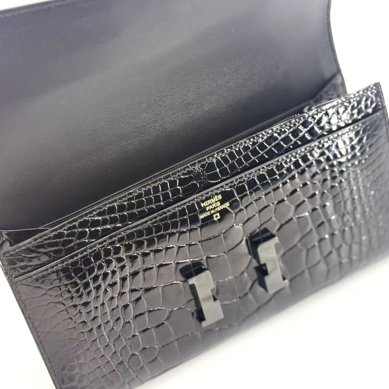 So Black Constance Wallet