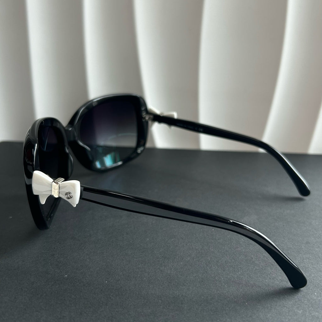 Chanel bow sunglasses black / white twins LDJ3896