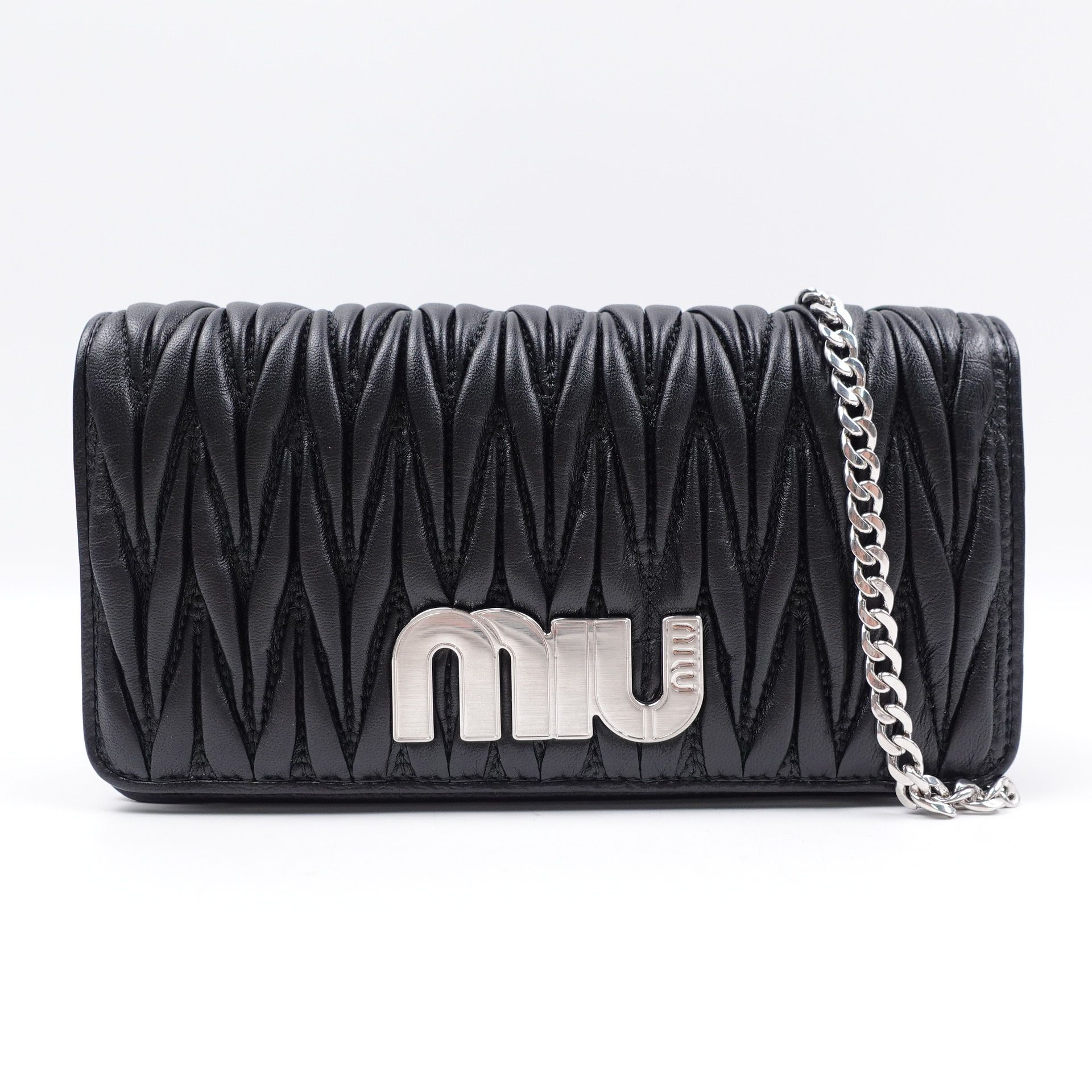 Matelassé Miu Logo Clutch