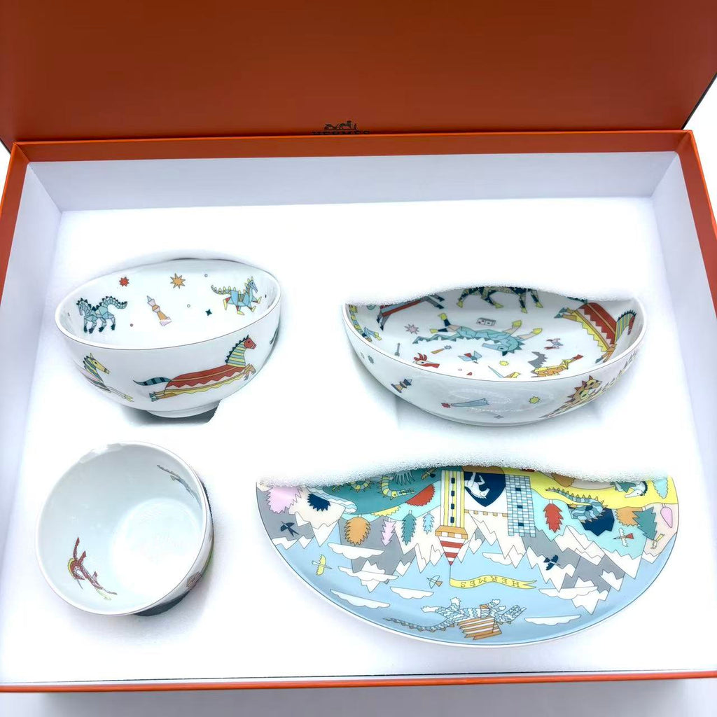 Epopee Set of 4 White Multicolor Porcelain Tableware Set