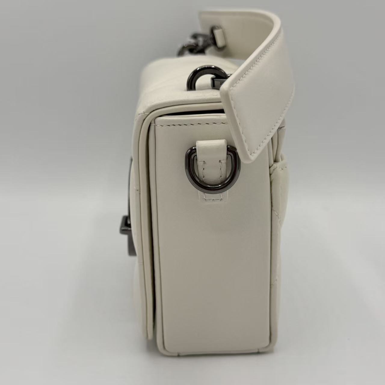 Caro Bag Padded Macrocannage Quilt Calfskin Small