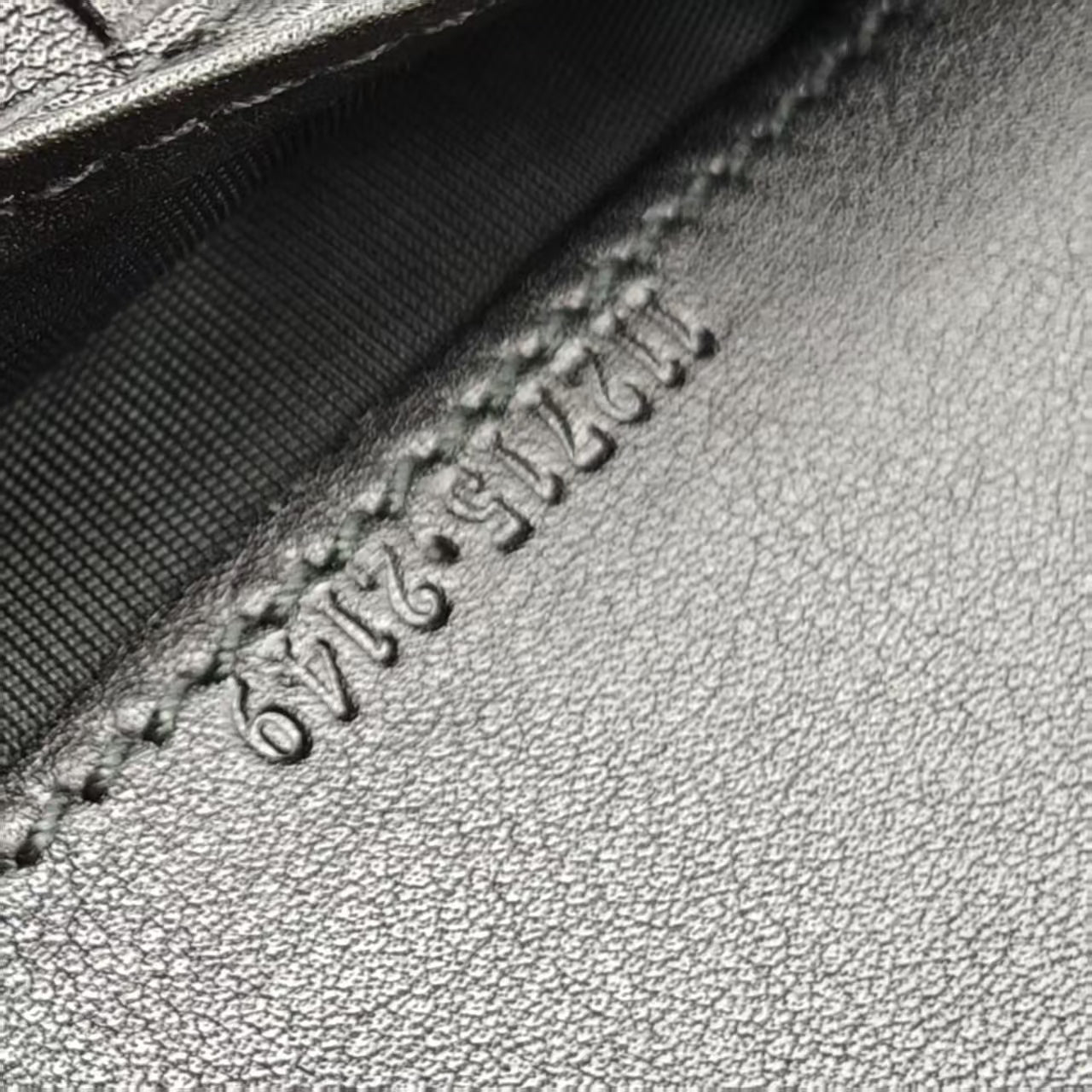 Gucci black wallet For Gisel