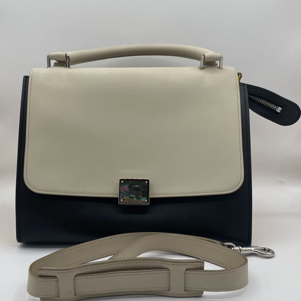 Trapèze leather handbag