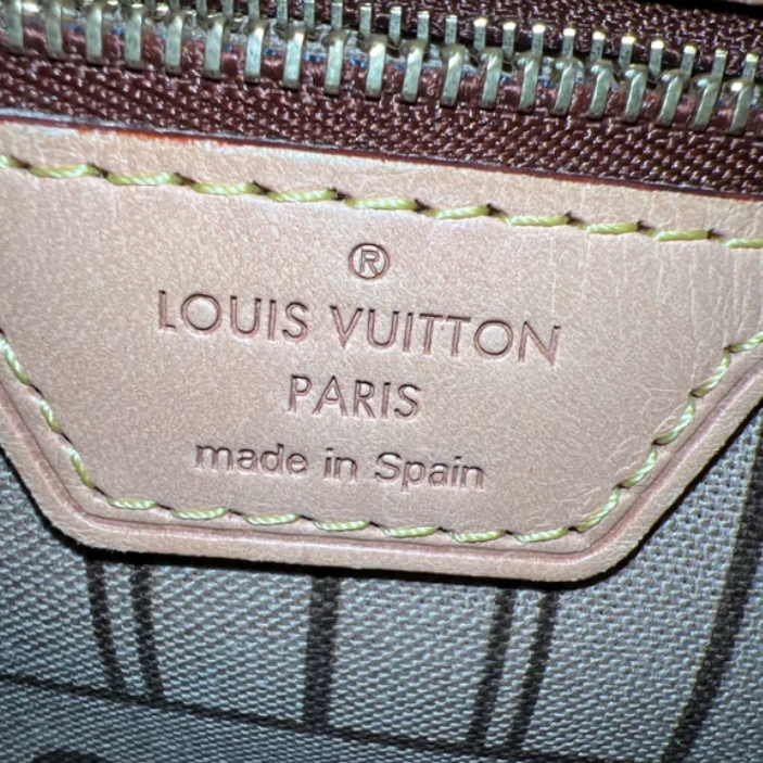 Louis Vuitton Neverfull MM B22650