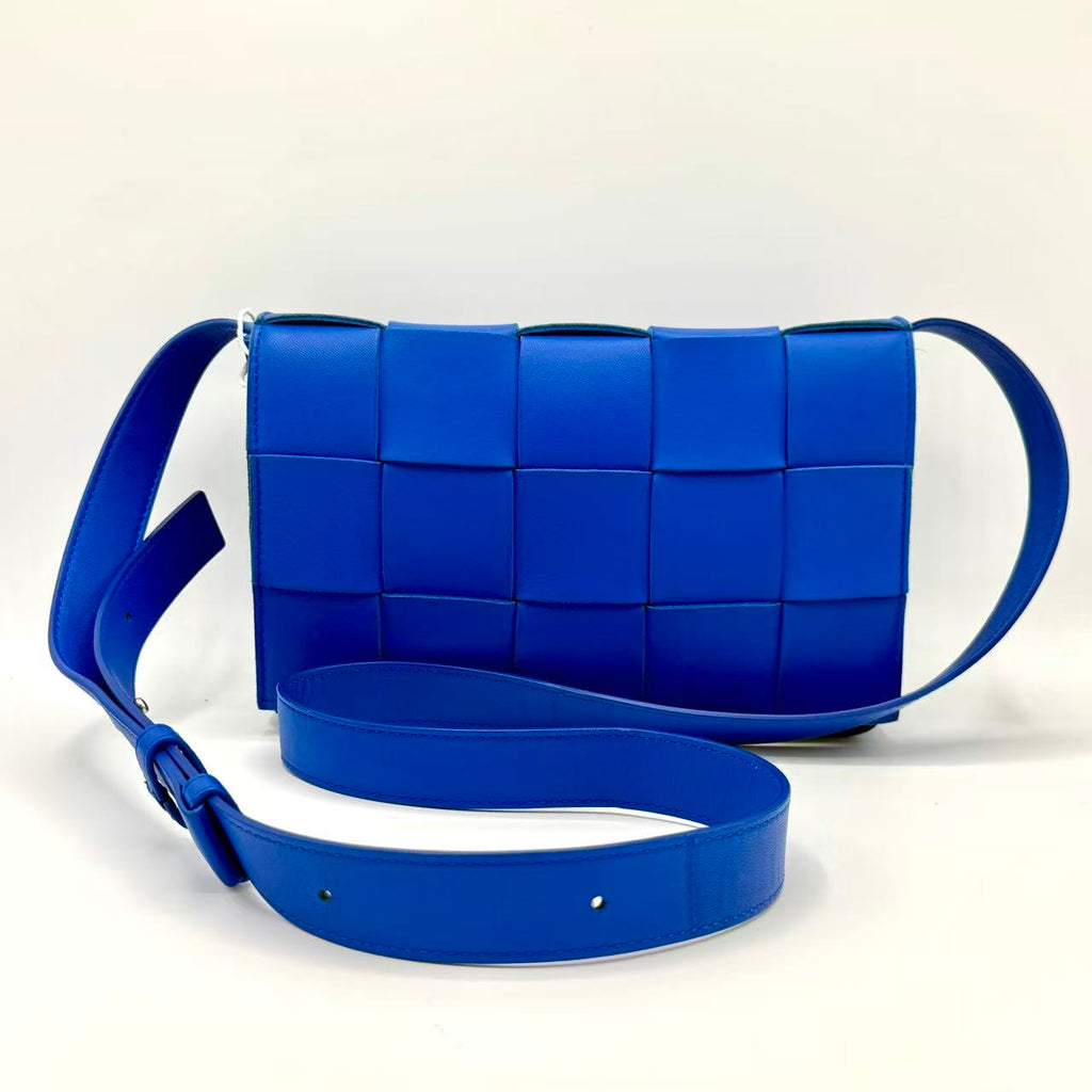 Cassette Crossbody Bag Maxi Intrecciato Leather