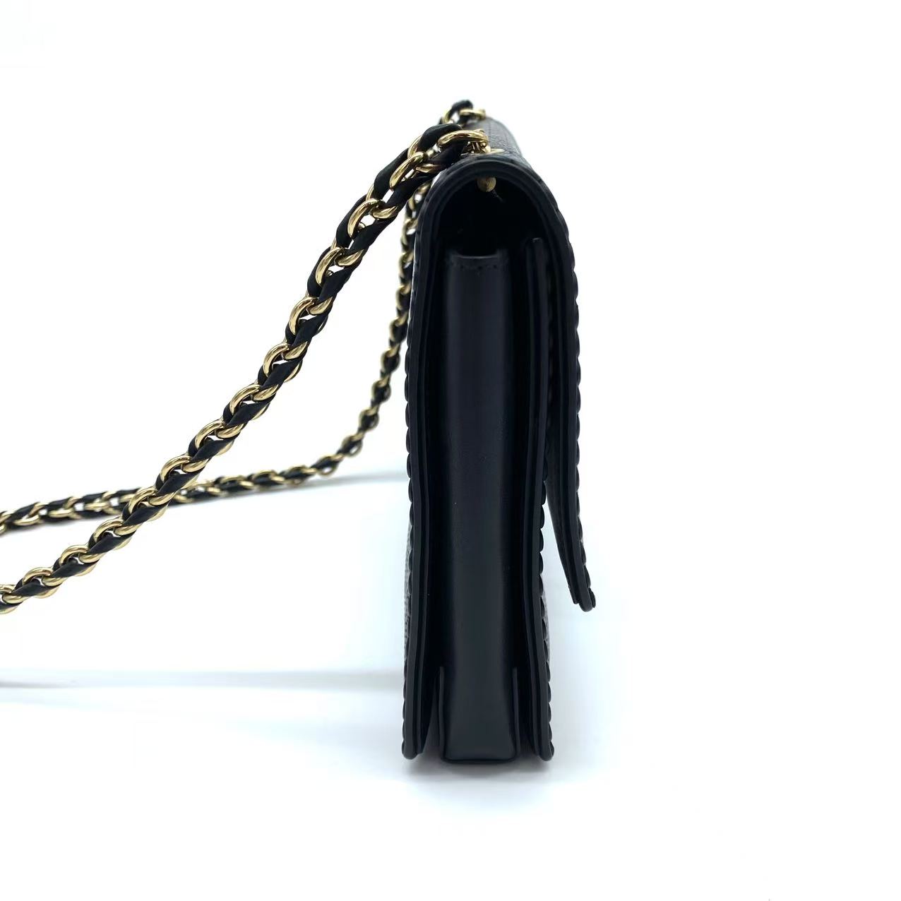 Black Wallet On Chian