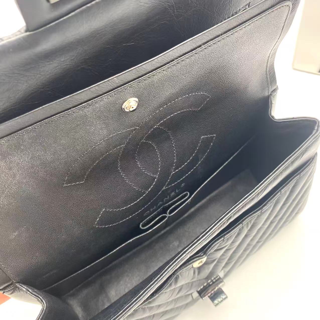 So Black Reissue 2.55 Flap Bag Chevron Aged Calfskin 225