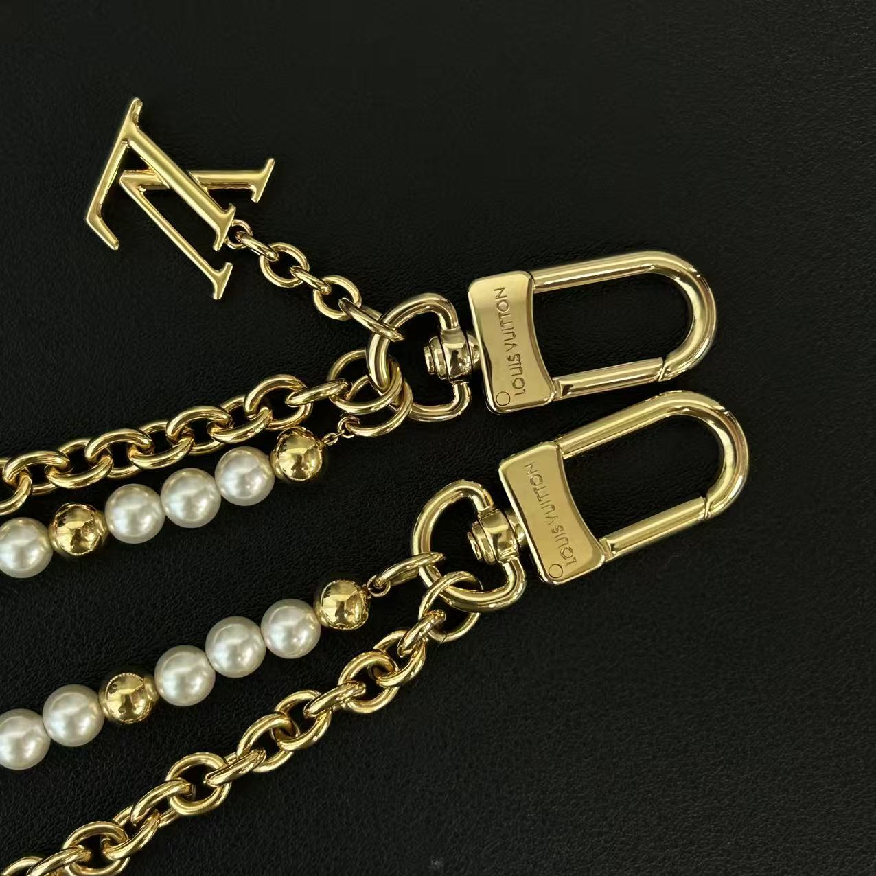Louis Vuitton Metal Pearls Mini Chain Belt Gold twins LDZ286