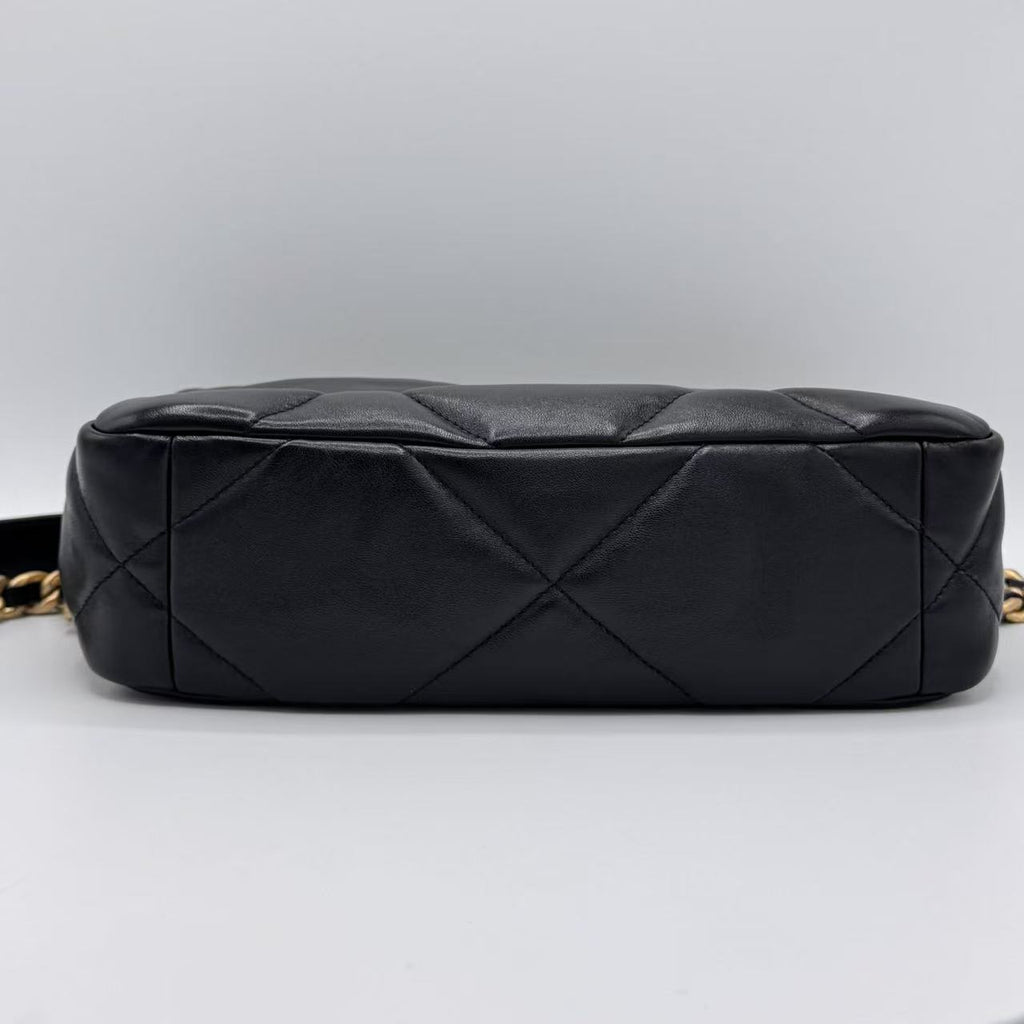 Chanel Medium 19 Flap