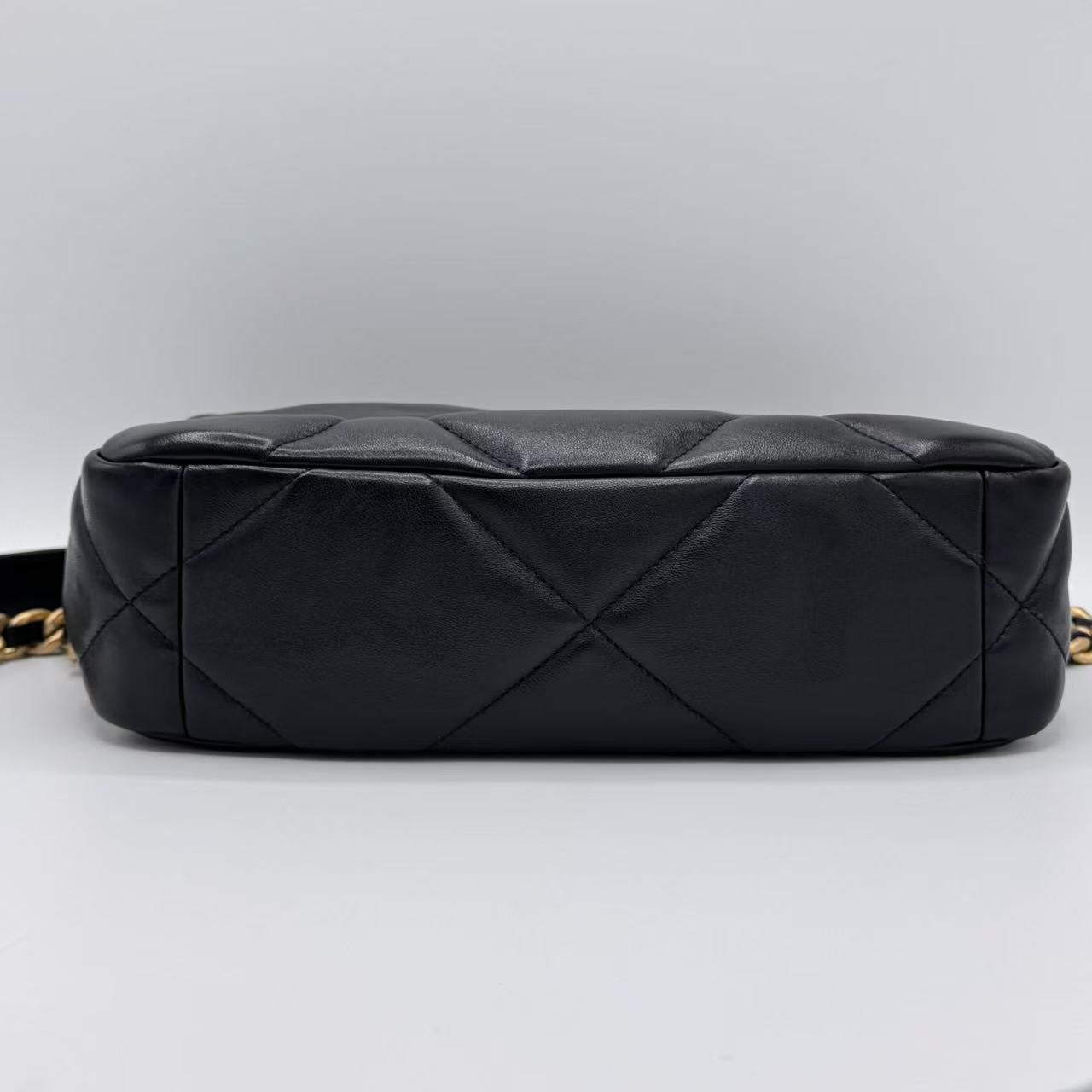 Chanel Medium 19 Flap
