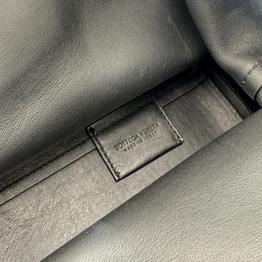 Point Shoulder Bag Leather Medium