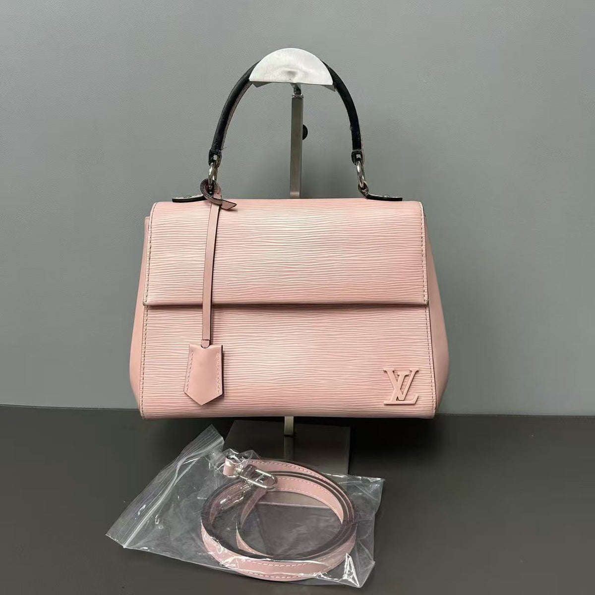 Louis Vuitton Epi Cluny Rose Ballerine Twins LDZ1675