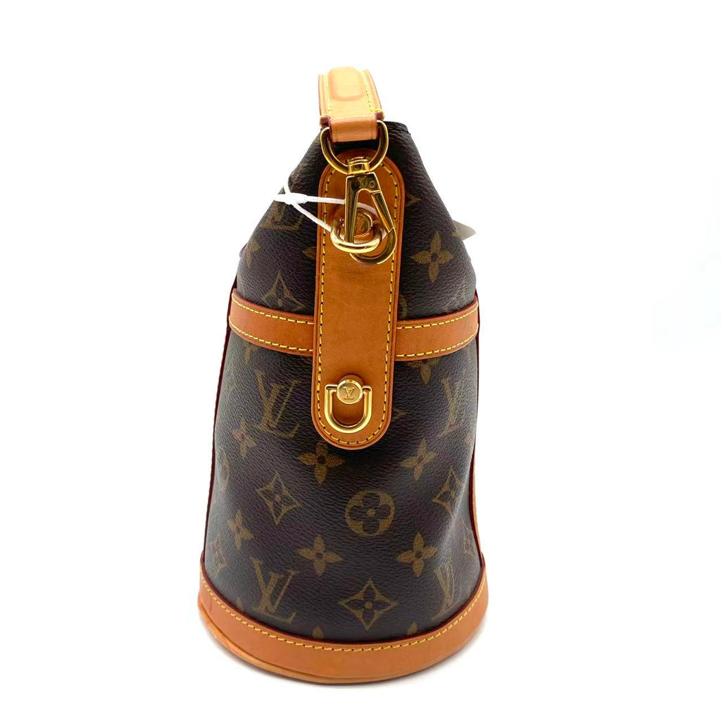 Duffle leather handbag