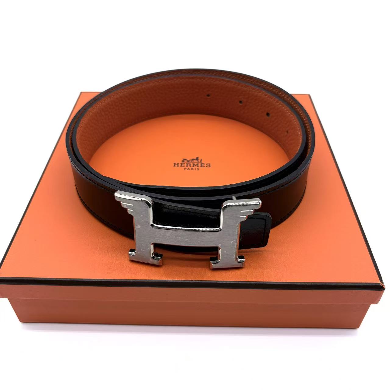 Constance Pegasus leather black orange silver 80