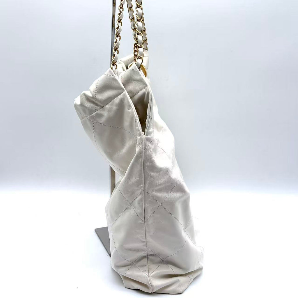 22 Chain Hobo Quilted Calfskin Large