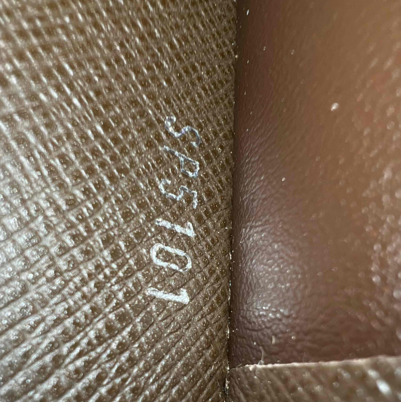 Louis Vuitton Multiple Wallet W23368
