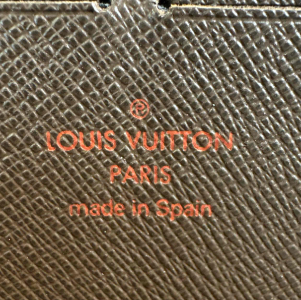 Damier Ebene Zippy Organizer Wallet W23258