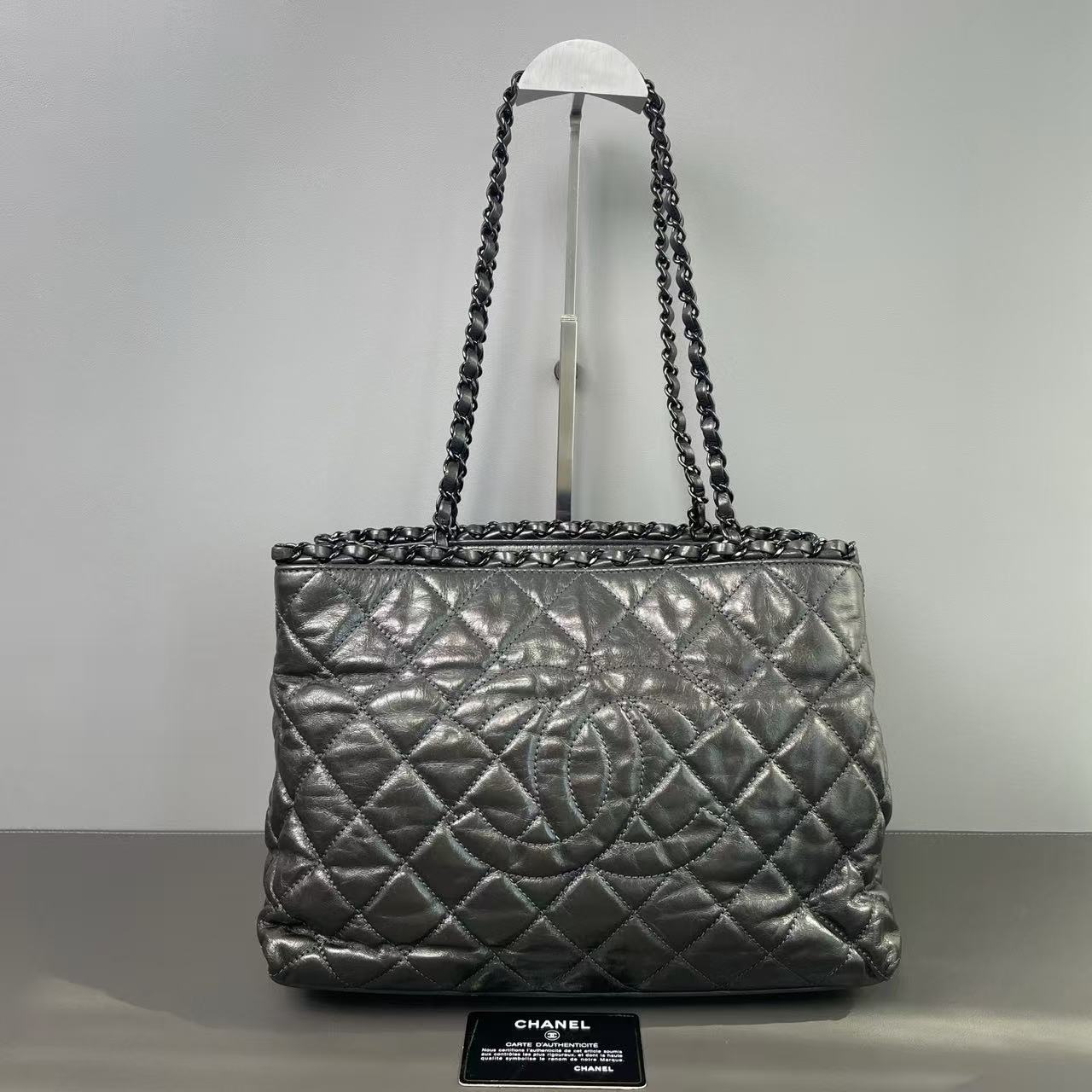 Chain Me Tote Quilted Calfskin Small Twins LDJ3261