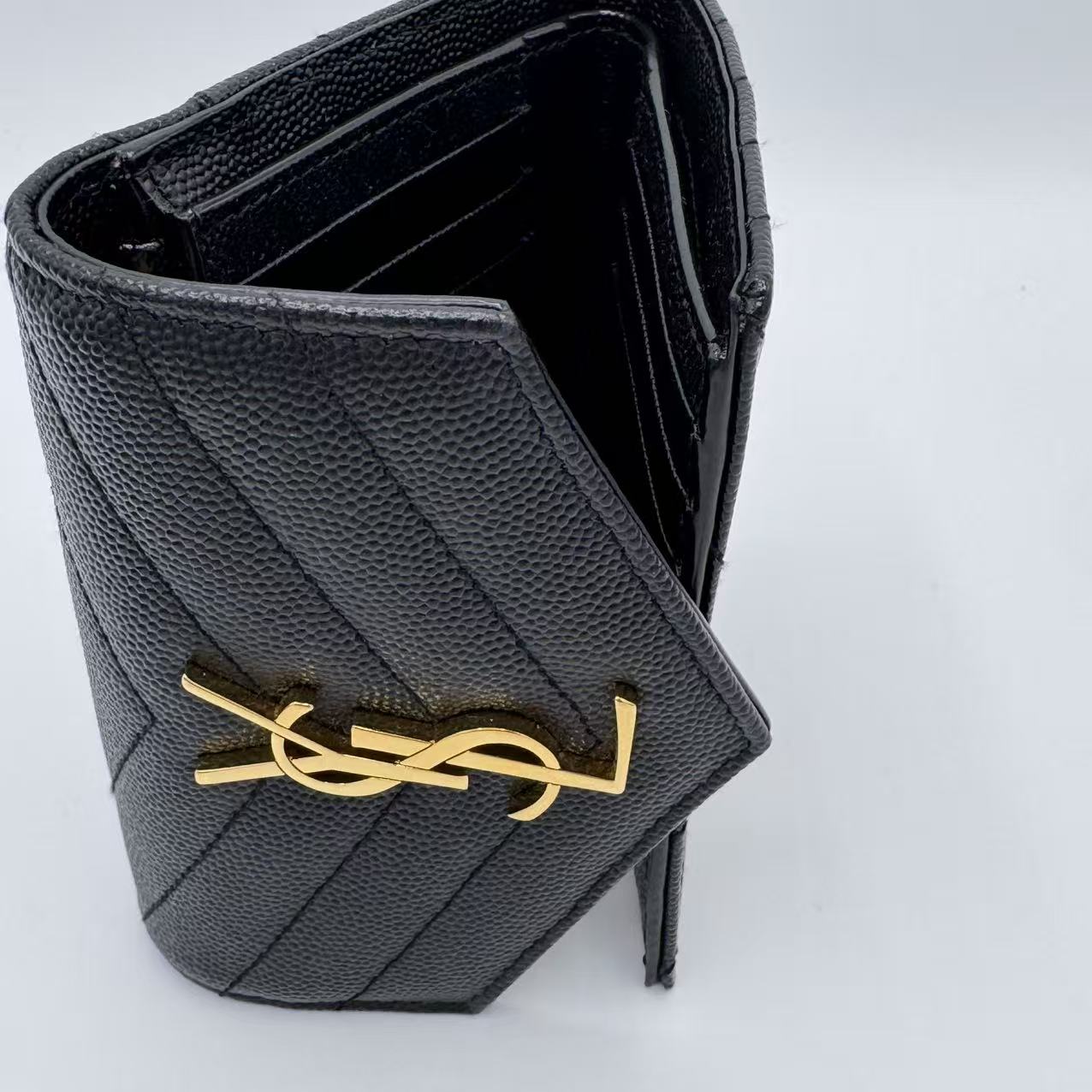 Monogram Trifold Wallet in Grained Leather Gisel