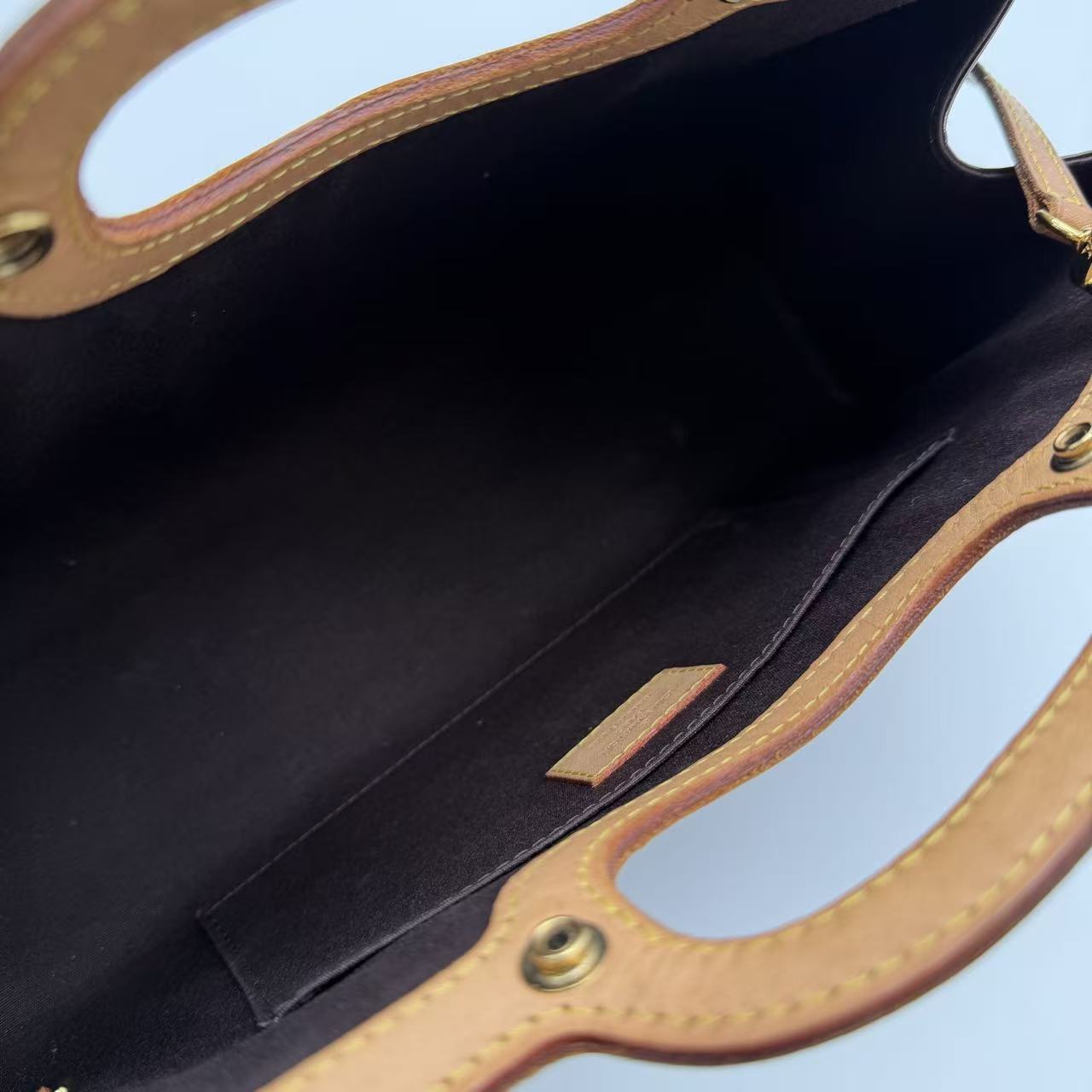 Vernis Roxbury Drive Amarante twins