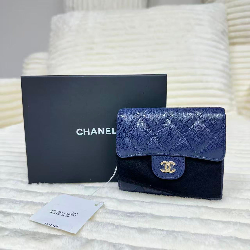 CC Compact Classic Flap Wallet Quilted Caviar