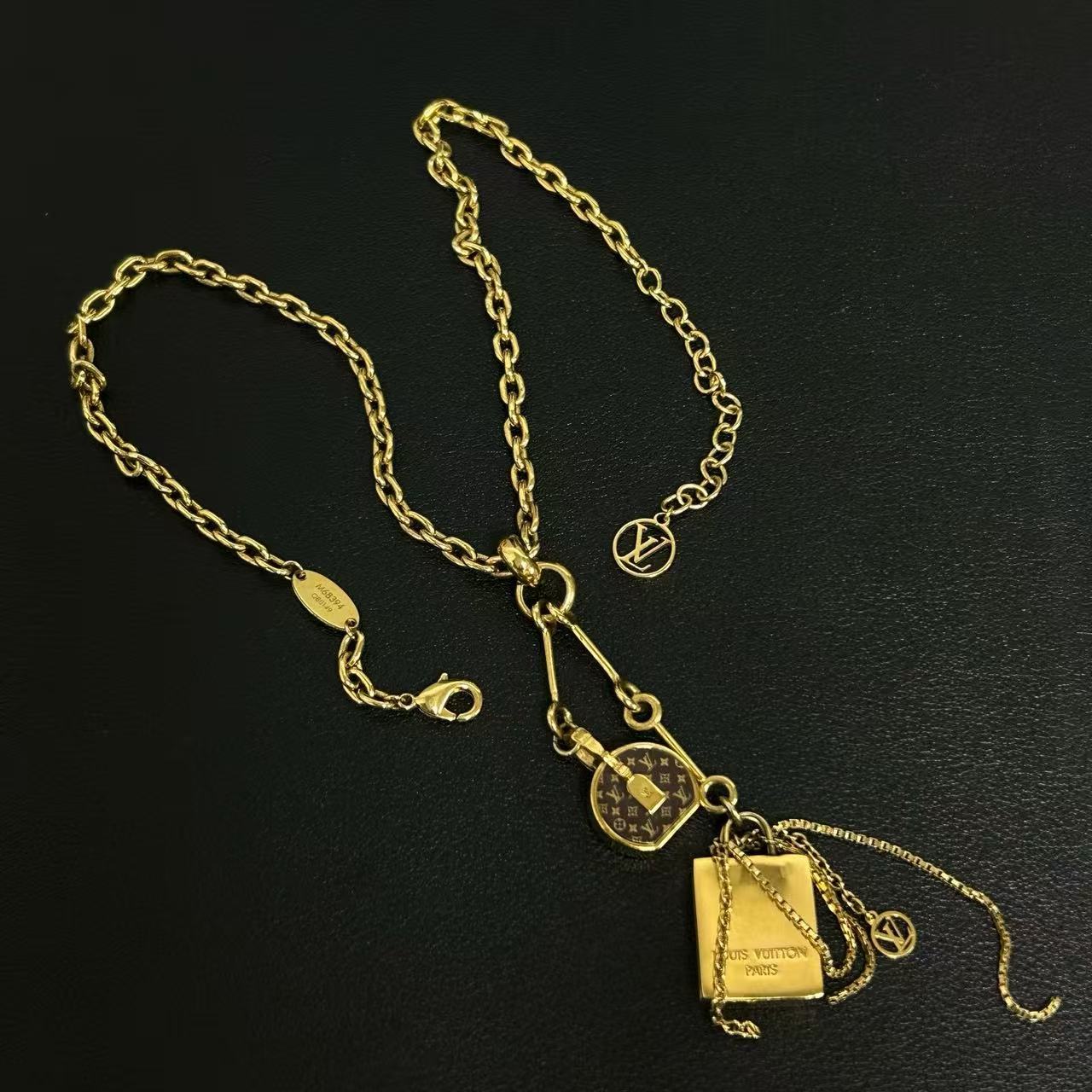 Mini LV Boite Chapeau Chain Necklace Metal withe Enamel twins LDJ4612
