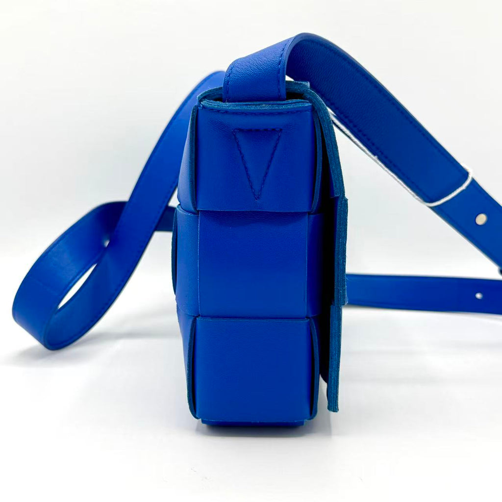 Cassette Crossbody Bag Maxi Intrecciato Leather