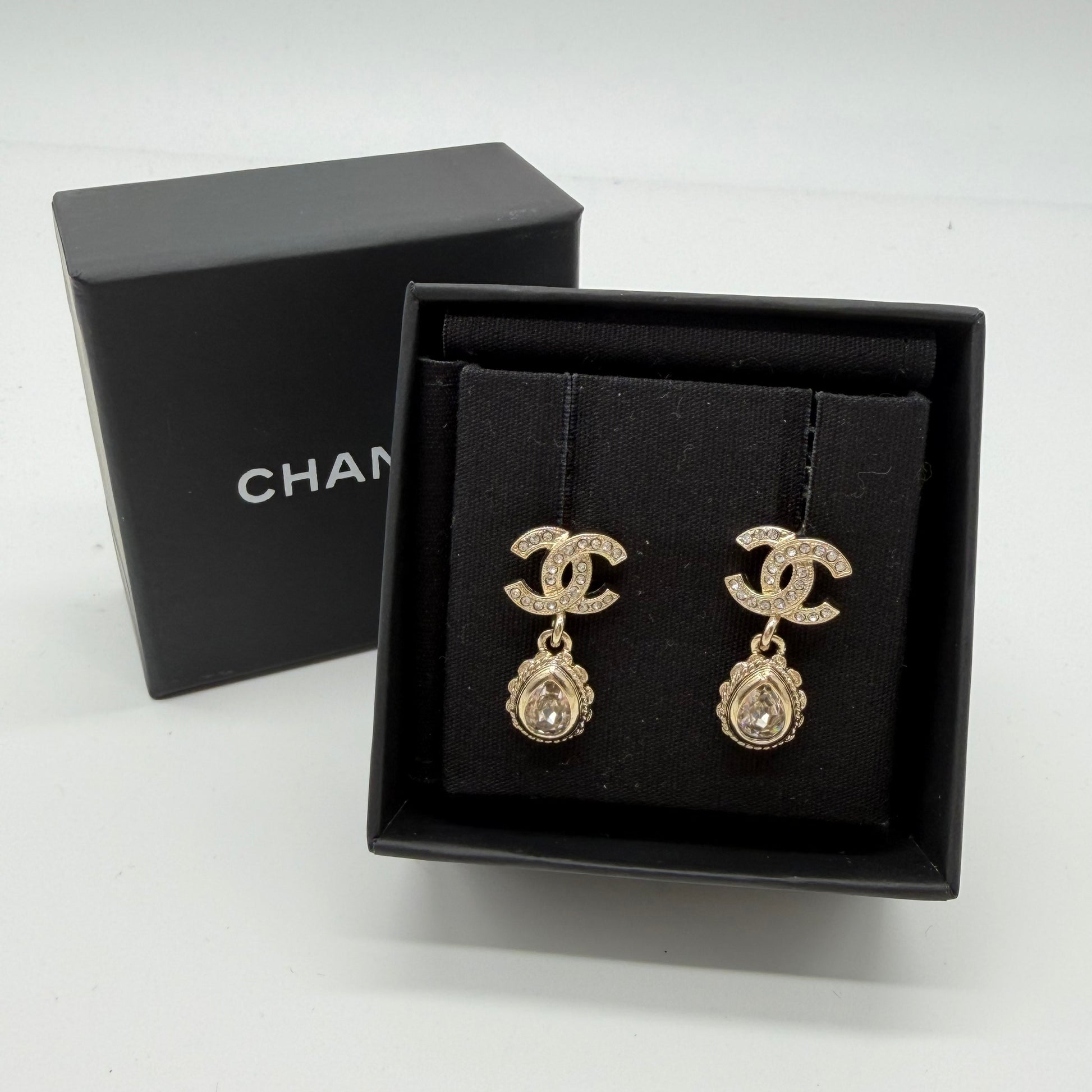 Chanel Crystal CC Tear Drop Earrings in gold Twins LDJ4160