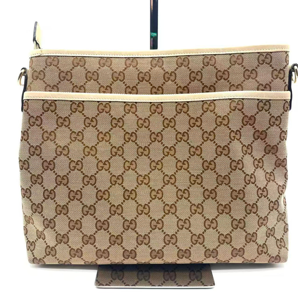 Flat Messenger Bag GG Canvas Medium