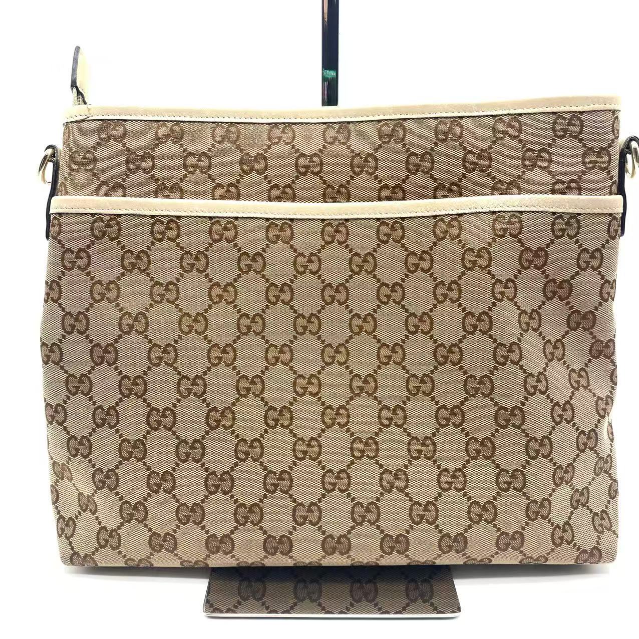 Flat Messenger Bag GG Canvas Medium